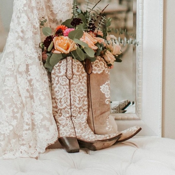 Corral Shoes - BEAUTIFUL tall Corral lace boots